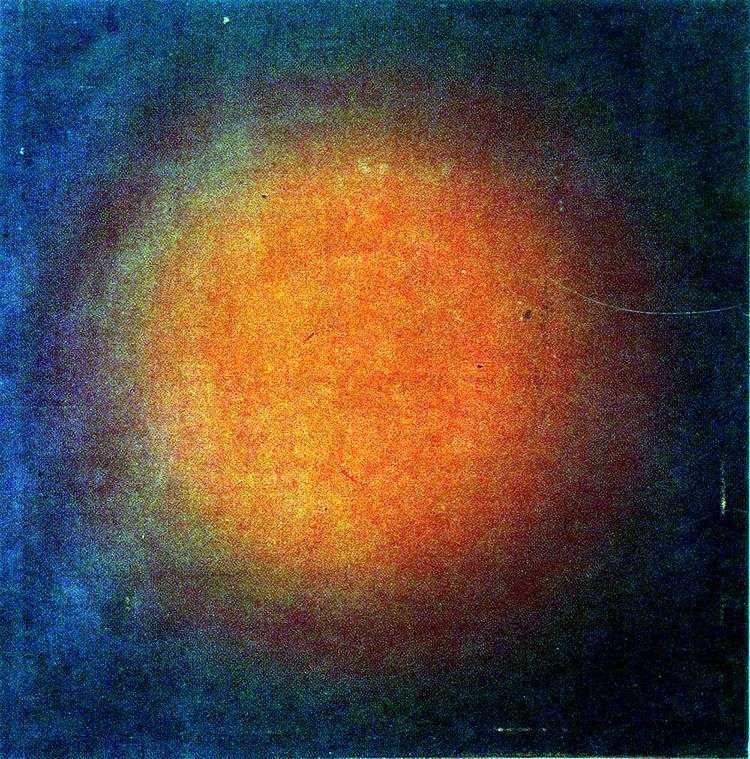 Сферическая композиция красного цвета   Иван Клюнков